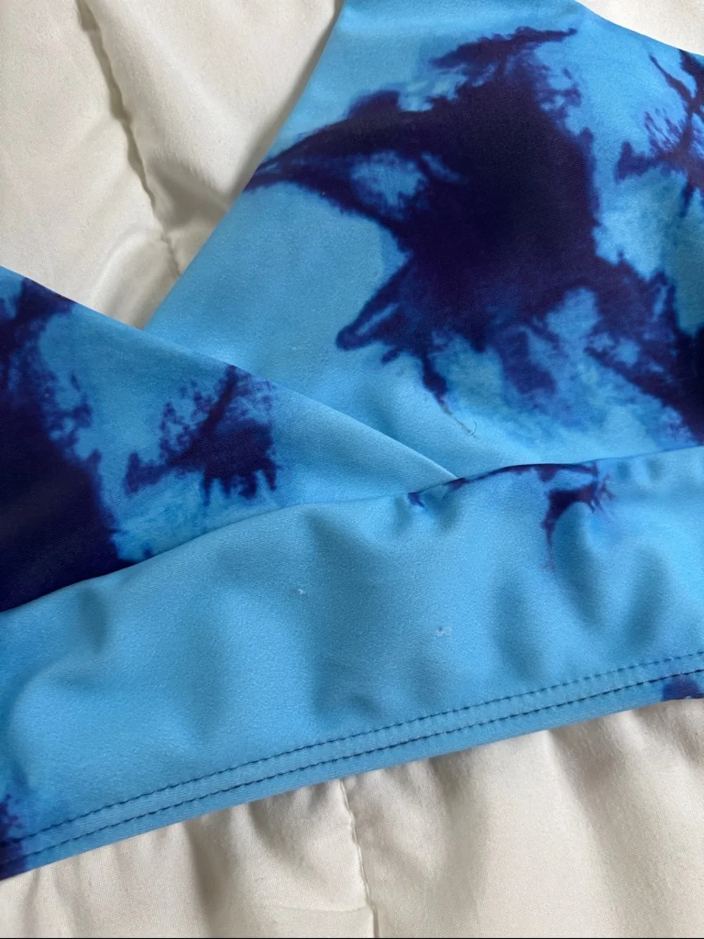 Blue Tie-Dye Triangle Bikini Top Size Large/Runs Small - Picture 6 of 7